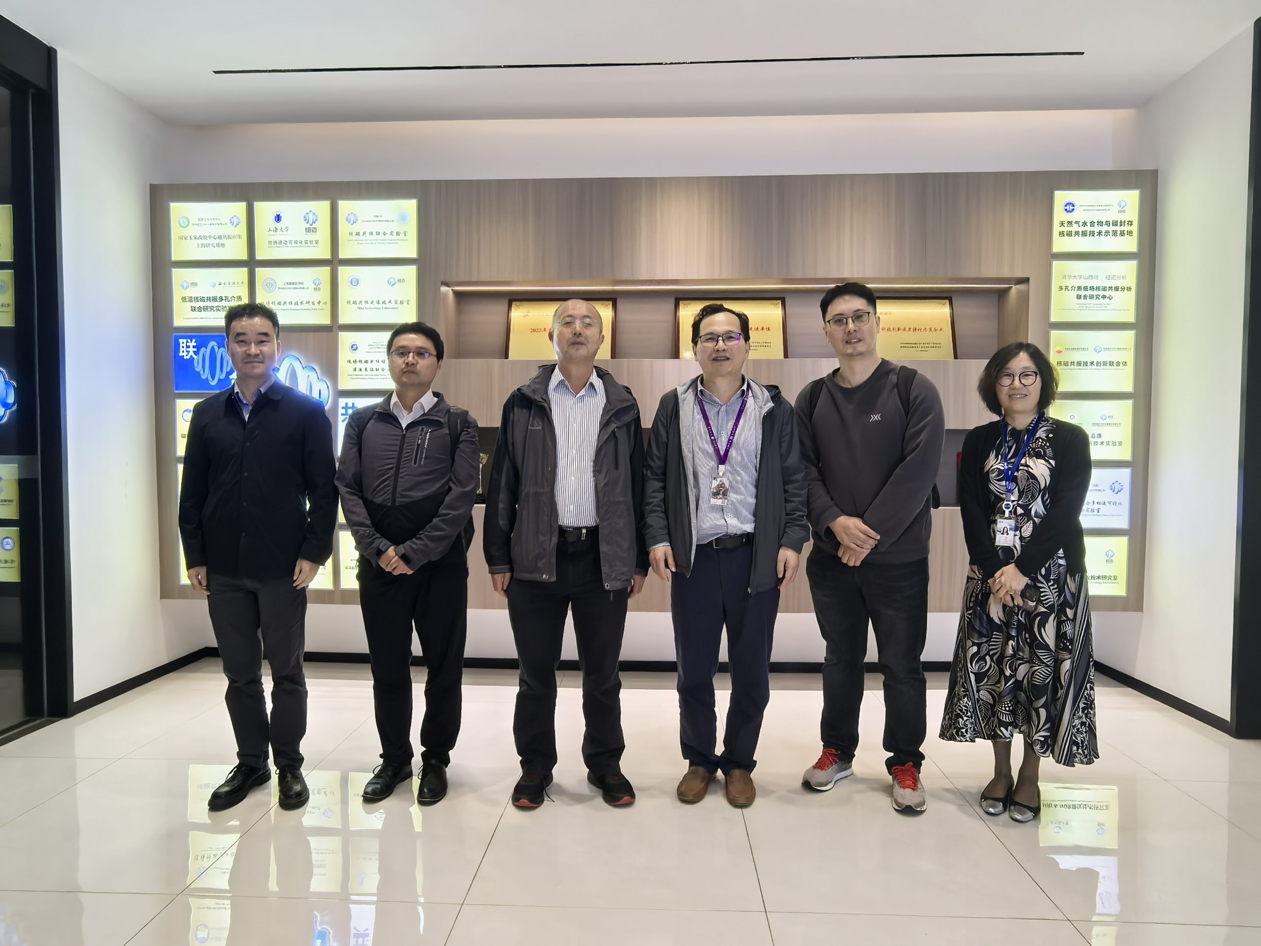 中国石油长城钻探卢毓周高级专家一行到访华体会在线考察指导！
