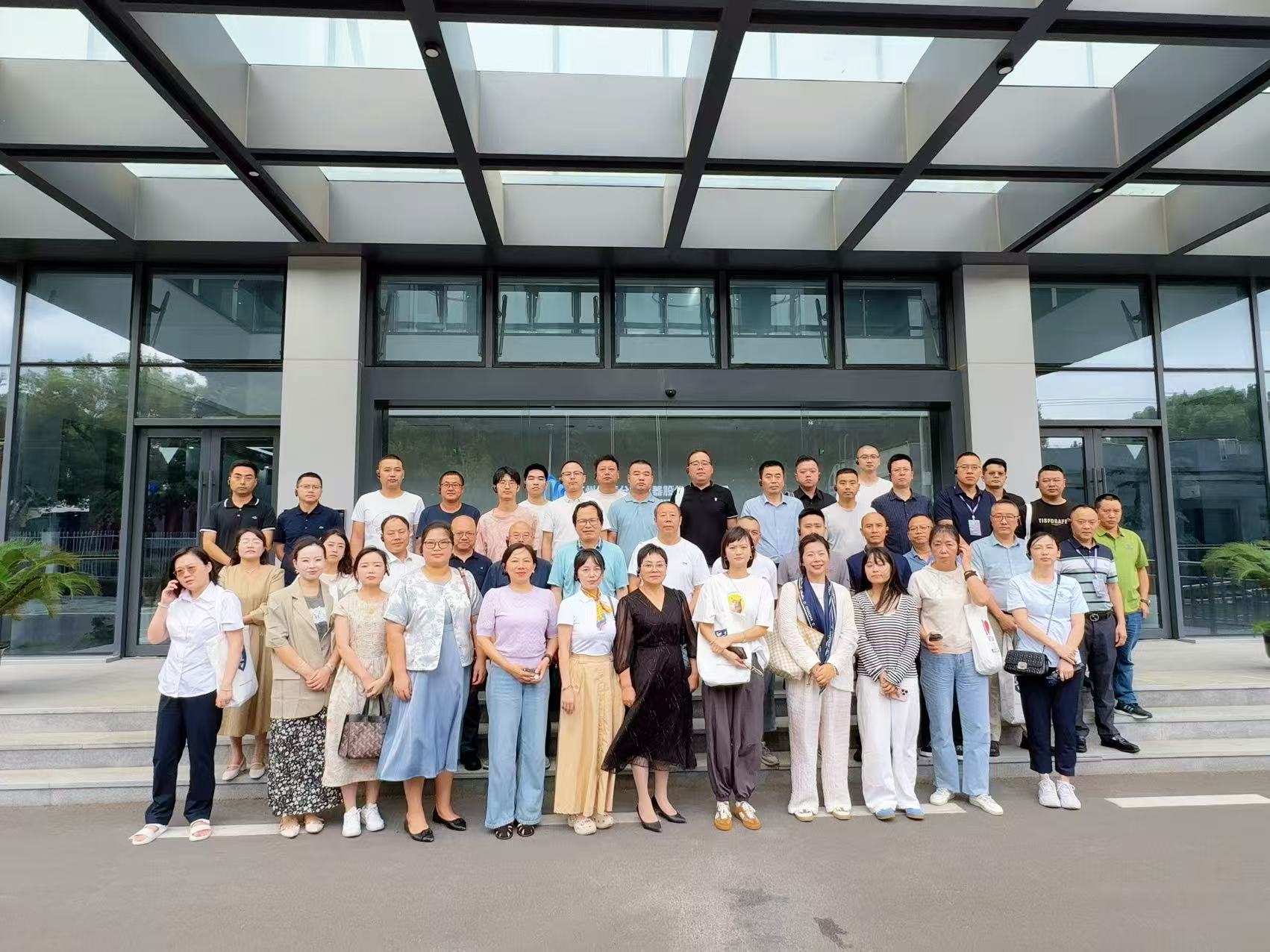 第二期绵阳专精特新企业家班聚焦华体会在线实践